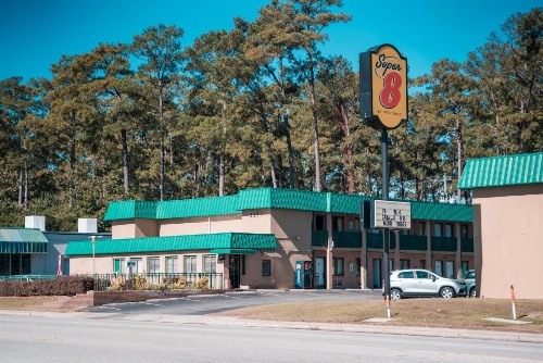 Super 8 by Wyndham Columbia SC / Ft. Jackson image 1