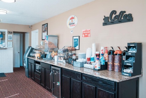 Super 8 by Wyndham Columbia SC / Ft. Jackson image 10