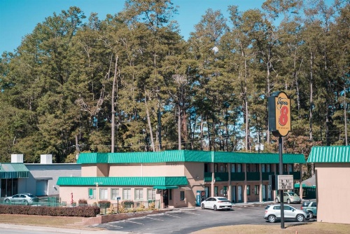 Super 8 by Wyndham Columbia SC / Ft. Jackson image 26
