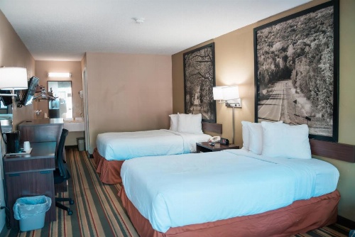 Super 8 by Wyndham Columbia SC / Ft. Jackson image 32