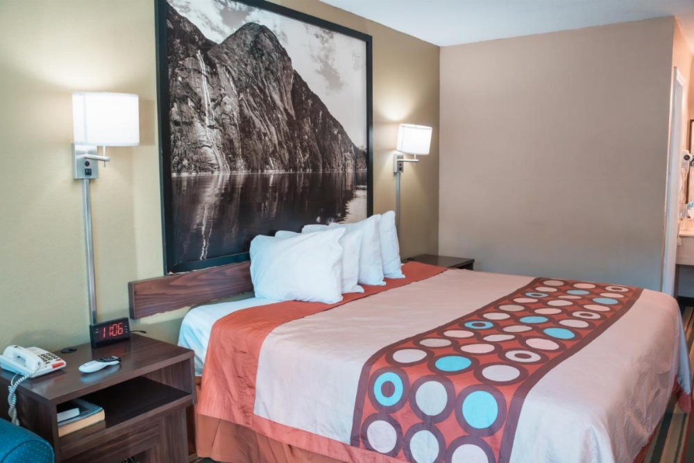 Super 8 by Wyndham Columbia SC / Ft. Jackson